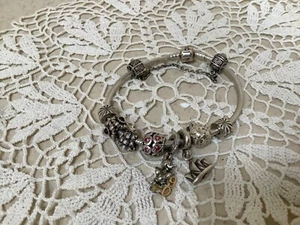 Pandora Sterling Armband mit 8 Pandora Charms & Sicherheitskette EUC - Bild 1 von 4