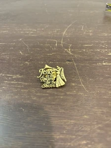 Jesus Is The Reason For The Season Angel Blowing Horn Lapel Pin Gold Color Metal - Picture 1 of 4