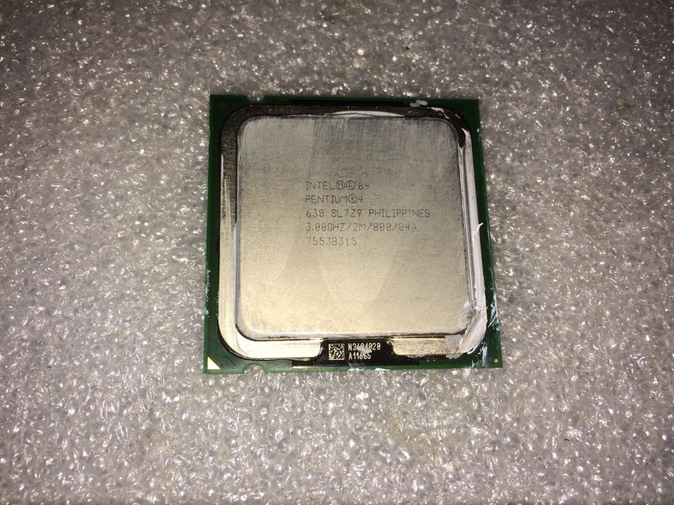 Processore Intel Pentium 4 630 SL7Z9 3.00GHz 800MHz FSB 2MB L2 Cache Socket 775 - Immagine 1 di 1