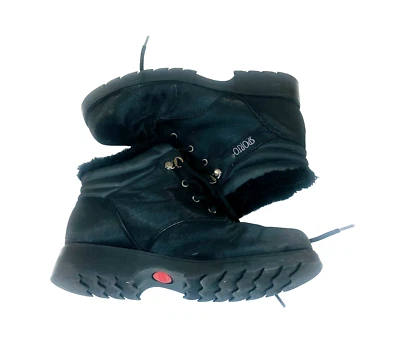 Botas Sporto impermeables de cuero negro brillante forradas de piel sintética 6,5 W aisladas Foto 1 de 4