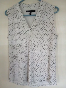 Camiseta sin mangas White House Black Market cuello en V blanca a lunares para mujer M - Imagen 1 de 3