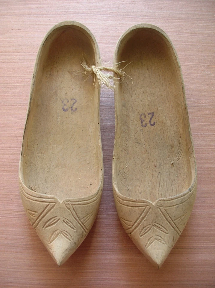 Ancienne paire de sabots galoche en bois de 27 cm n°1 - Photo 1/1