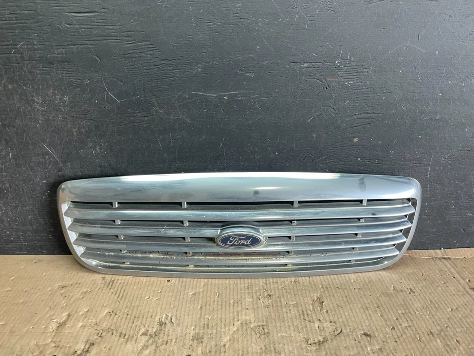 Grelha dianteira superior cromada Ford Crown Victoria 2003 a 2011 L9686 PS - Imagem 1 de 4