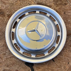 1 Vintage OEM 1965-1985 Mercedes-Benz 14" Chrome Hubcap Full Wheel Cover Beige - Picture 1 of 7