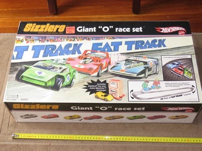 2006 Hot Wheels Sizzlers Giant "O" Race Track Set NEW SEALED Fat Track Layout - image 1 of 4