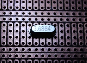 3,6864 MHz Kwarcowy rezonator kryształowy HC49 / U Niskoprofilowe radio amatorskie 80m - Zdjęcie 1 z 5