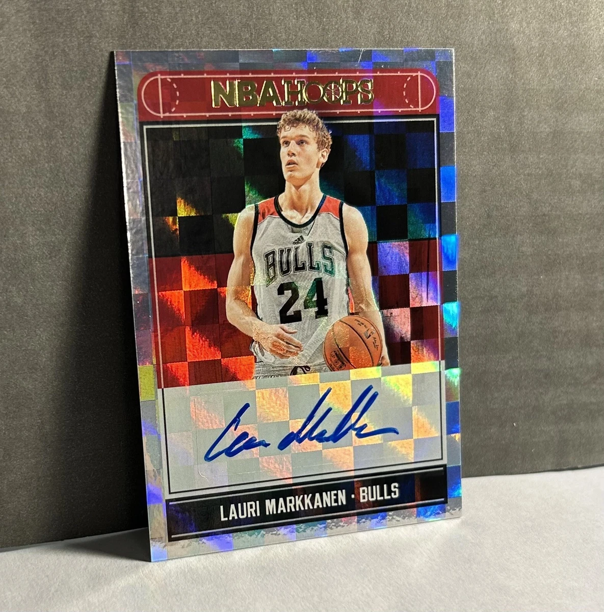 Panini Lauri Markkanen Basketball Autographed Sports Trading Cards