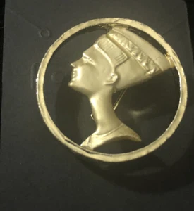 Brooch Pin Vintage Egyptian Nefertiti Profile Bust Brooch gold tone - Picture 1 of 12