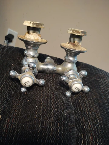 ANTIQUE VINTAGE HOT & COLD WATER FAUCETS, HANDLES & PORCELAIN CAP Cover