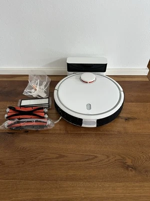 Xiaomi Mi Robot Vacuum- Saugroboter mit Ladestation Neuer Akku - Bild 1 von 3