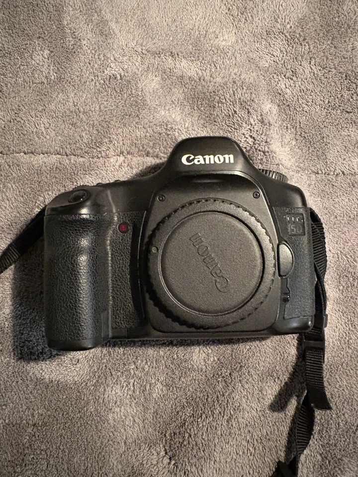 Solo cuerpo de cámara digital Canon EOS 5D SLR, DS126091, 12,8 MP, SF0017 Foto 1 de 4