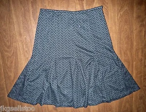 NWT CAROLE LITTLE - BLACK/GRAY CHEVRON KNIT FLARE SKIRT - MISSES 6 - Picture 1 of 2