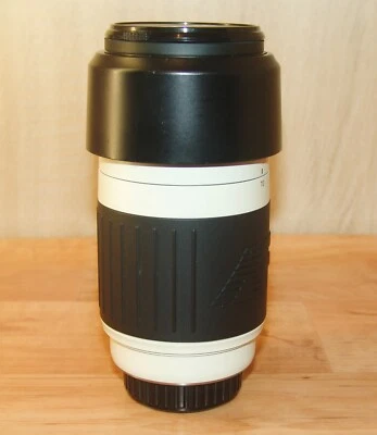 SOLIGOR AF zoom 4,5-5,6/70-300mm.Lens,mount for camera Minolta,made in Japan - Image 1 of 4