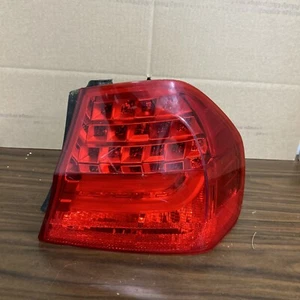 Luz trasera exterior LED DERECHA BMW SERIE 3 2009-2011 sedán OEM 63217154157 - Imagen 1 de 6