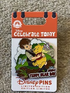 Disney 2024 Celebrate Teddy Bear Day Winnie The Pooh & C Robin Pin , New LE - Picture 1 of 2