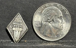 Baltimore Damen Bowling Association Silber Metall Diamant Form Fackel Pin - Bild 1 von 1