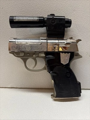 Pistola Transformers Megatron P38 G1 Walther Takara de colección 1974, 1983 sin cañón Foto 1 de 4