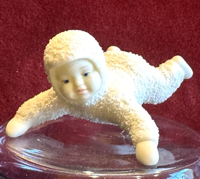 Raro Department 56 Snowbabies Lite-Up Clip-On Adorno de Navidad Gateando Bebé Foto 1 de 4