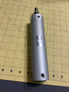 SMC CDG1BN40-125 Switch Air Cylinder - Picture 1 of 4