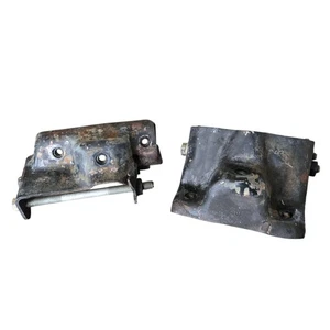 Left & Right Engine Mount Bracket Set With Bolts Silverado Sierra OEM - Picture 1 of 10