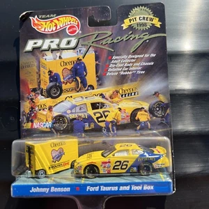 Hot Wheels Pro Racing Pit Crew 1998 Johnny Benson #26 Cheerios Ford Taurus - Picture 1 of 5