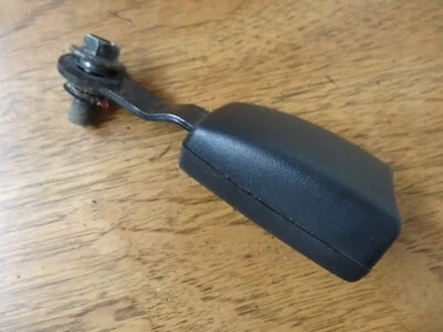 Nissan Pathfinder 2001 2004 lado del pasajero derecho receptor de cinturón de seguridad original negro Foto 1 de 4