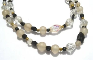 Lange Halskette aus Onyx, Glas, Kristall und 18 Karat Gold Wachsperlen. - Bild 1 von 2