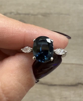 Anillo de platino con zafiros y diamantes 2,536tcw, 5,10 gr Foto 1 de 4