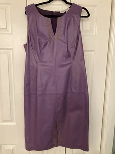 Vestido de cuero vintage Newport News 14 bordado dorado púrpura - Imagen 1 de 7