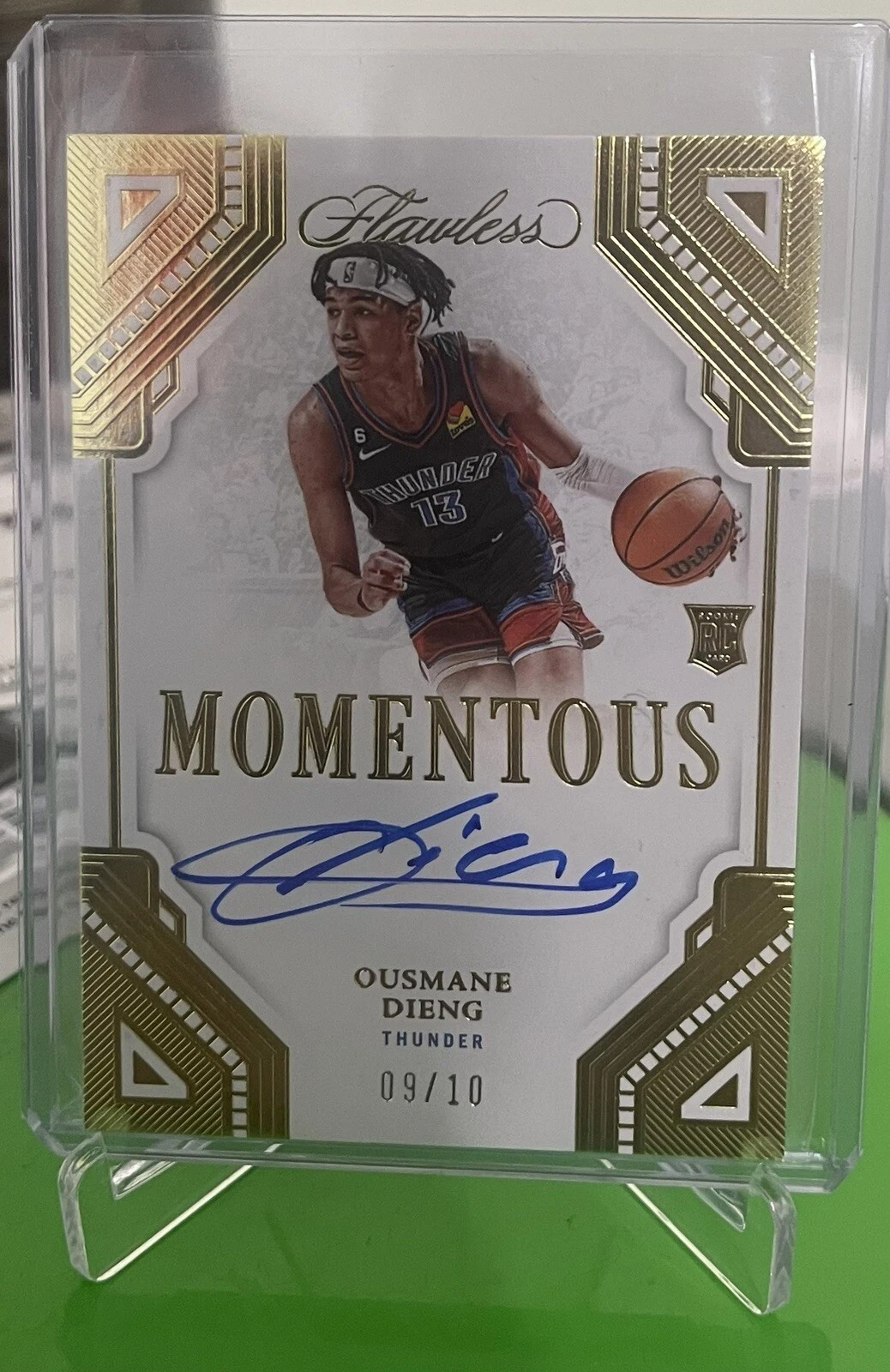 2022-23 Ousmane Dieng FLAWLESS MOMENTOUS GOLD Rookie Auto /10