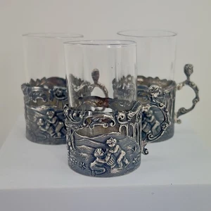 Antique 1903 WC Sterling William Comyns Repousse Tea Holders & Glass Inserts - Picture 1 of 23