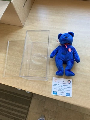 Ty Beanie Babies  - DUSTY THE BEAR 2003 - CHICAGO CUBS & AUTHENTICITY CARD - Image 1 of 4