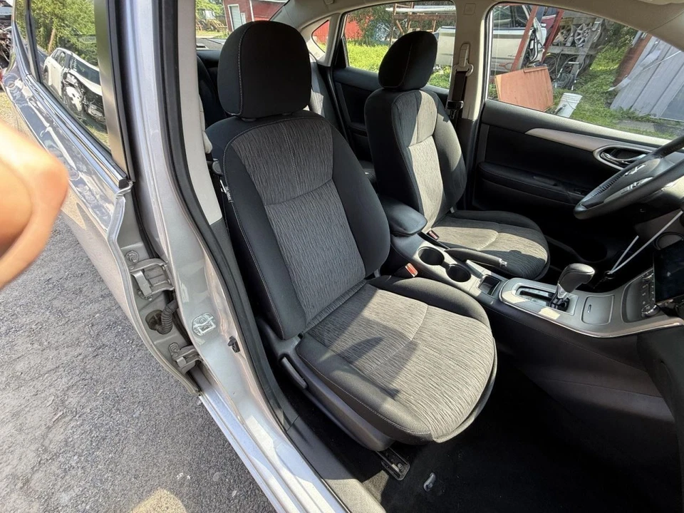 Nissan Sentra 2014-2015 asiento delantero derecho pasajero tela negro Foto 1 de 4