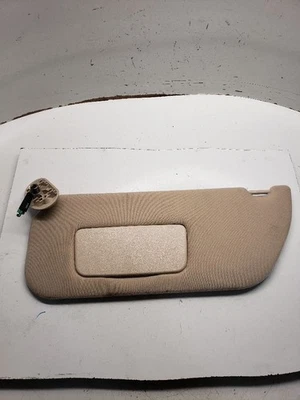 Parasol izquierdo usado se adapta a: Ford Freestar 2004 con iluminación L. sin puerta de garaje o Foto 1 de 4