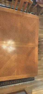 Solid Oak Dining Table Has 2 Leaves To Extend. Comes With 4 Oak Chairs - Image 1 of 4