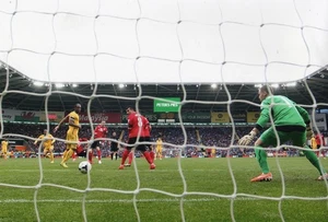 CARDIFF CITY v CRYSTAL PALACE 2013-14 PHOTOGRAPH - Picture 1 of 1