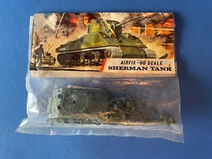 Sherman M4 Mk.I Tank by Airfix, Patt.No.A3V in 00 Scale Vintage 1963 - Picture 1 of 6