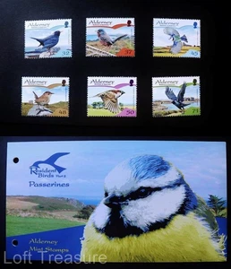 Francobolli Alderney: Confezione Presentazione "Resident Birds Part 2 - Passerines" 2007 - Foto 1 di 5
