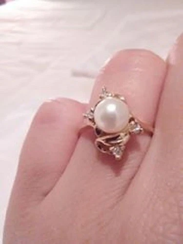 Anillo de oro 14K con una perla real y 4 diamantes pequeños. ÚNICO en forma de estrella Foto 1 de 4