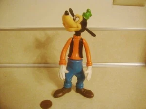 Juguete de plástico GOOFY posable de 6" de colección Walt Disney Productions ¡Era Hong Kong! - Imagen 1 de 7