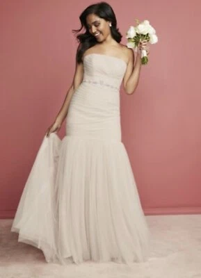 New GALINA Wedding dress From David's Bridal size  8 Retail For $399 - Image 1 of 4