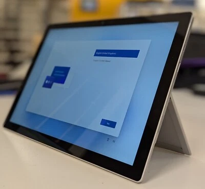 Microsoft Surface Pro 7 Core i5-1035G4, 8GB RAM, 128GB Windows 11 Pro - Image 1 of 4