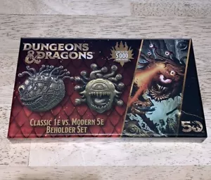 Dungeons And Dragons Classic 1E Vs Modern 5E Beholder Medallion Set Fanattik D&D - Bild 1 von 5