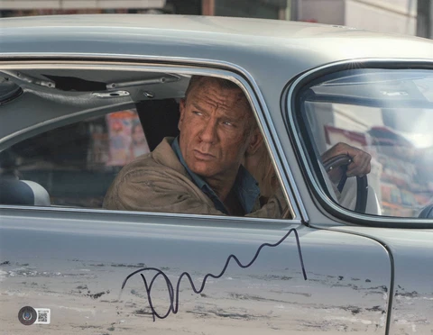 DANIEL CRAIG SIGNED AUTOGRAPH JAMES BOND 007 11X14 PHOTO BAS BECKETT COA Cover