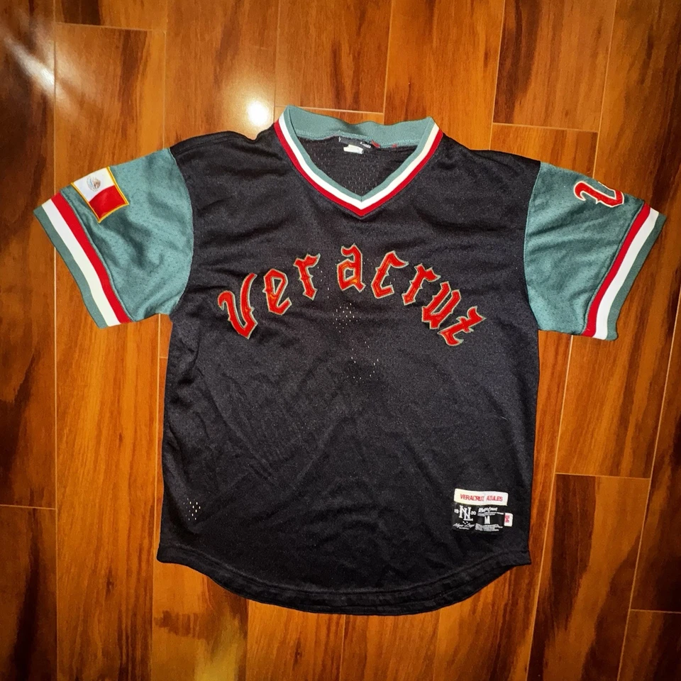 Camiseta deportiva retro Kings & Crowns Negra Leagues Veracruz Azules 1941 para hombre mediana Foto 1 de 4