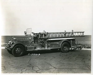 Wausau WI 1930s Pirsch Pumper 8x10 B&W Fire Apparatus Photo - Picture 1 of 1