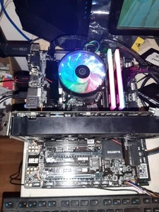 COMBO MOTHERBOARD + I7-7700K + RGB CPU COOLER - Picture 1 of 3