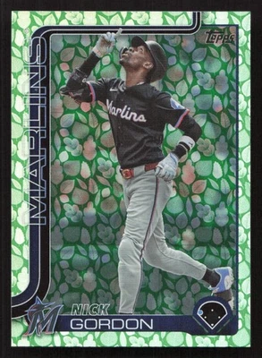 Tarjeta Topps Nick Gordon Holiday #57 2025 Foto 1 de 2