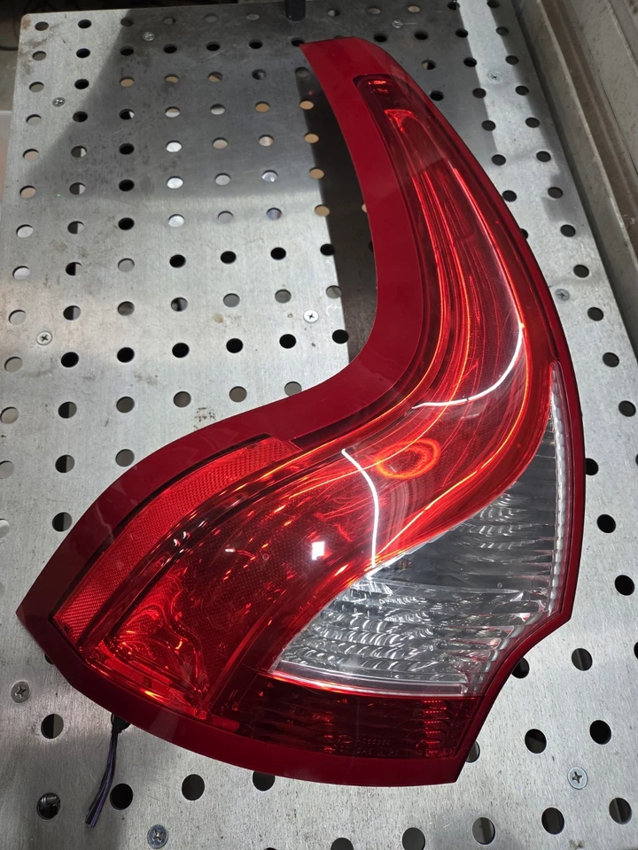 Luz trasera izquierda izquierda izquierda luz trasera izquierda Volvo XC60 2010-2017 Foto 1 de 4