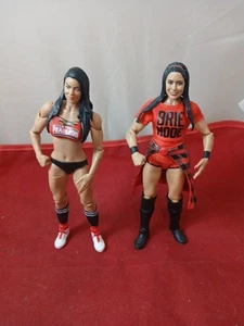 Lote de figuras de lucha libre BRIE NIKKI BELLA WWE DIVA ELITE MATTEL WWE - Imagen 1 de 5